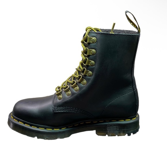 Dr. Martens 1460 Pascal 8 Eyelet Fleece Lined Wintergrip Combat Boots, Black - Picture 10 of 16
